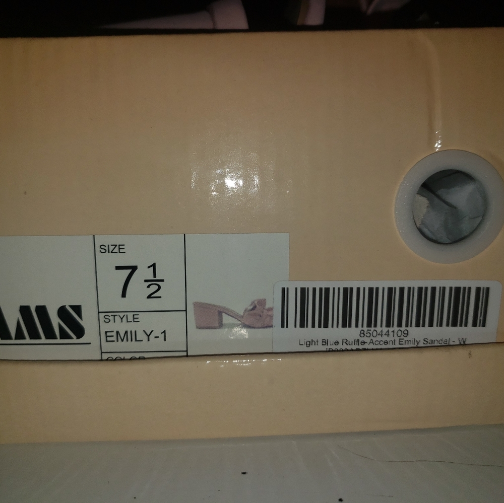 New pink heels - Picture 5 of 5